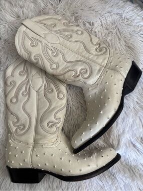 Los Altos Women’s White Ostrich Western Boots